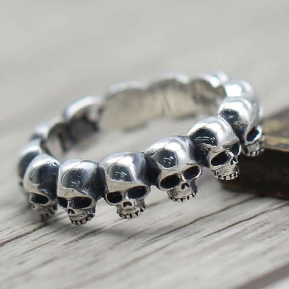 Silver Skull Ring - Picture 4 of 7